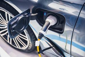 Safety and Reliability: Electric Vehicles vs. Gas-Powered Vehicles